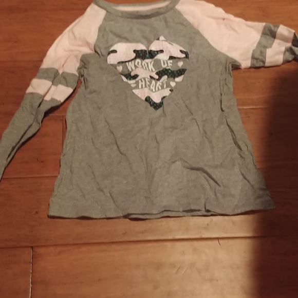 HUGE WOMAN CLOTHING LOT - Picture 5 of 8